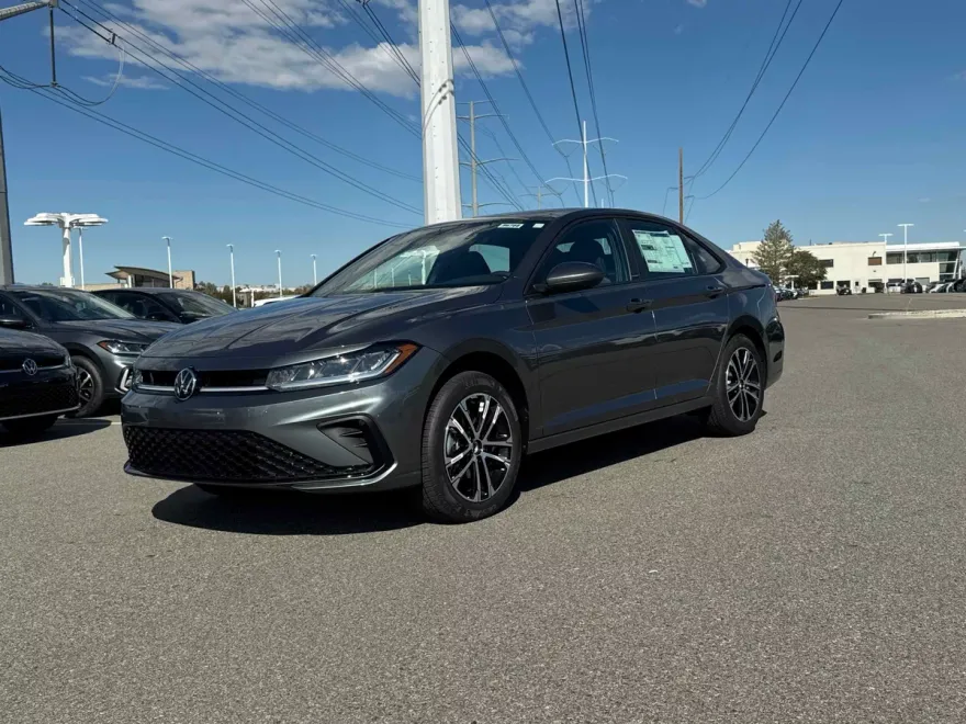 2026 Volkswagen Jetta Sport photo 1