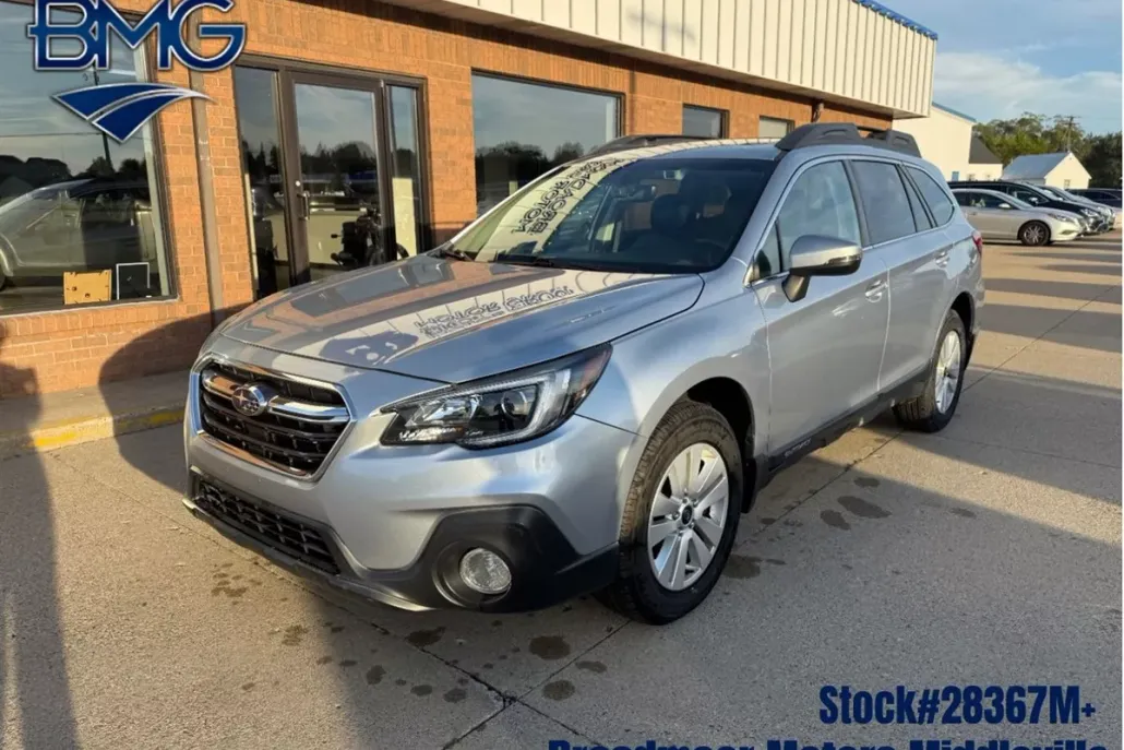 2018 Subaru Outback 2.5i Premium photo 1