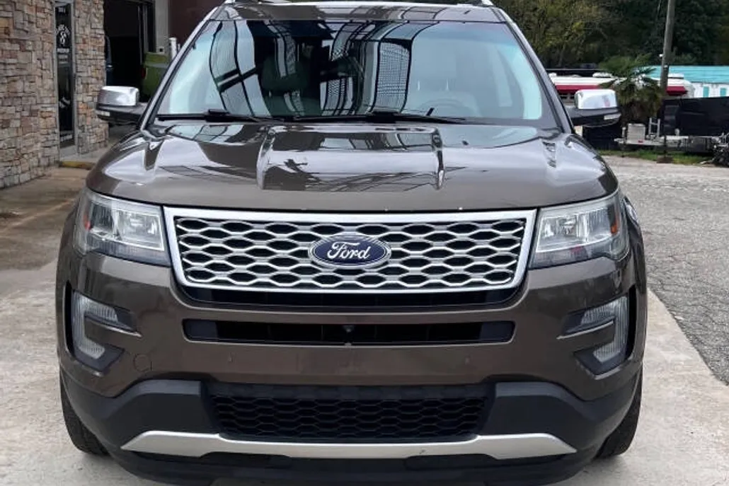 2016 Ford Explorer Platinum photo 1