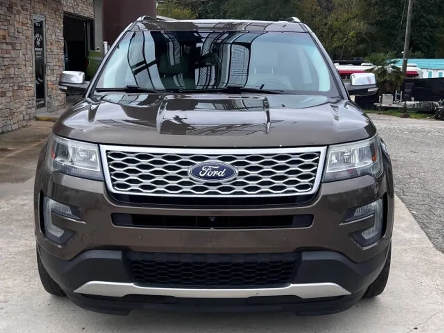2016 Ford Explorer Platinum photo 1