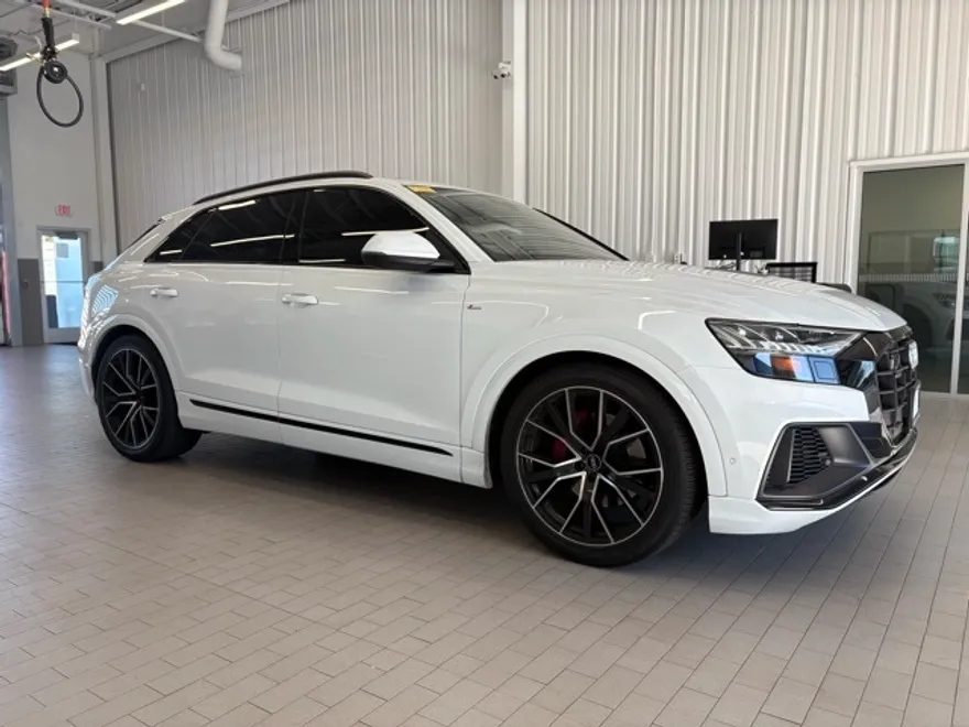 2021 Audi Q8 55 Prestige photo 1