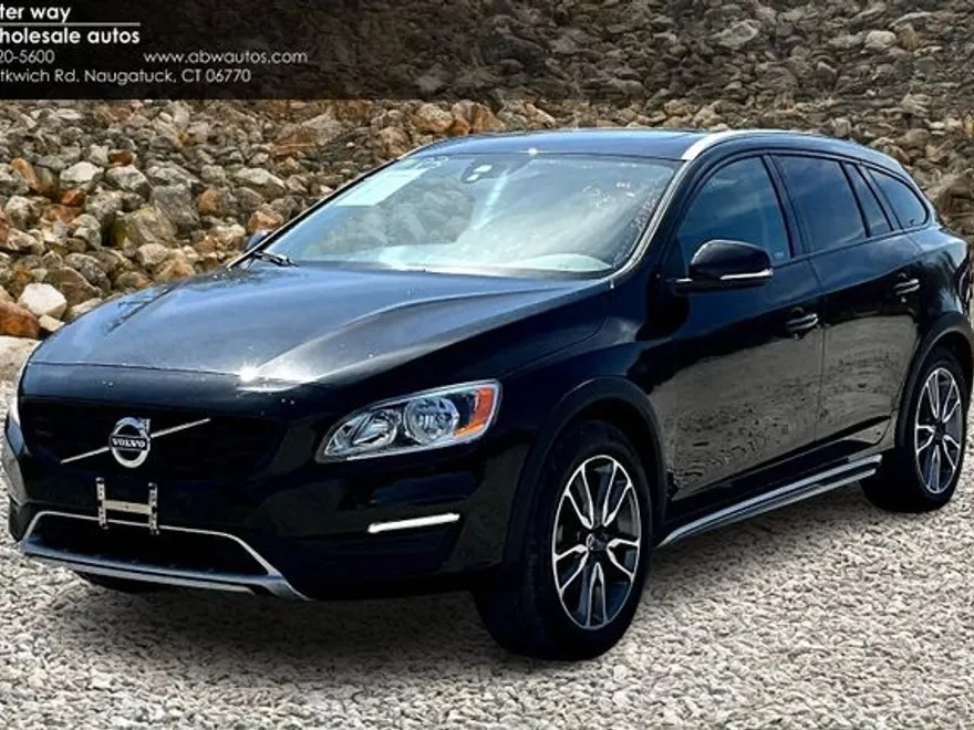 2018 Volvo V60 Cross Country T5 Premier photo 1