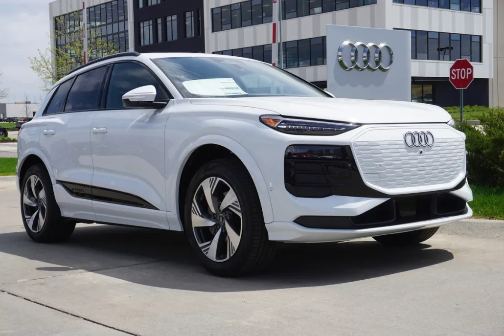 2025 Audi Q6 E-tron Premium Plus photo 1