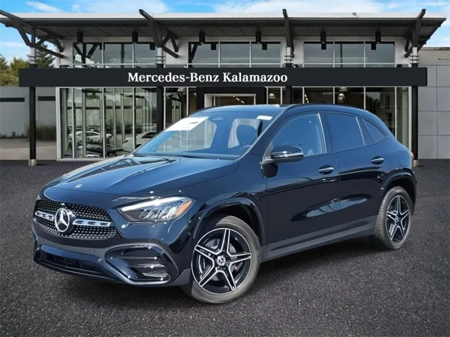 2024 Mercedes Benz GLA 250 4MATIC photo 1