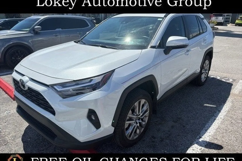 2024 Toyota RAV4 XLE Premium photo 1