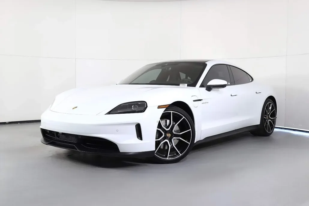2025 Porsche Taycan 4S photo 1
