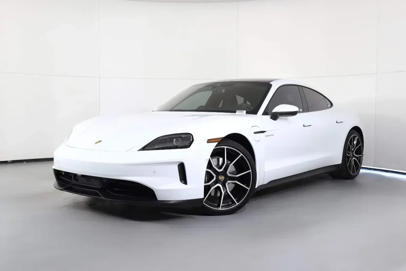 2025 Porsche Taycan 4S photo 1