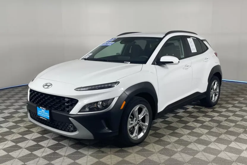 2022 Hyundai Kona SEL photo 1
