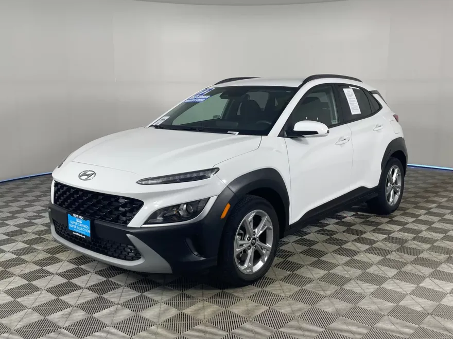2022 Hyundai Kona SEL photo 1