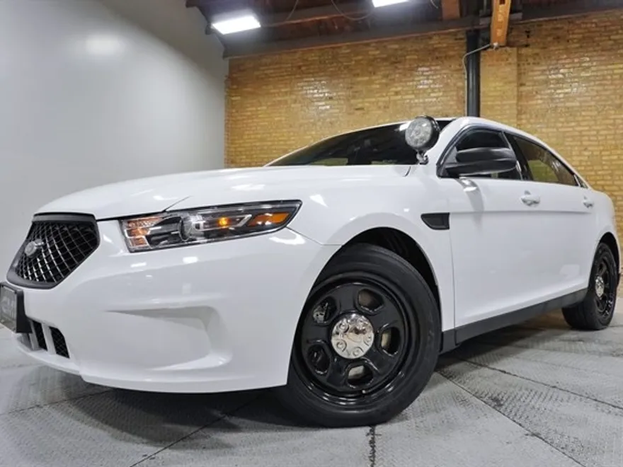 2019 Ford Taurus photo 1
