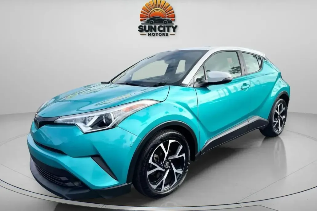2018 Toyota C-HR XLE photo 1