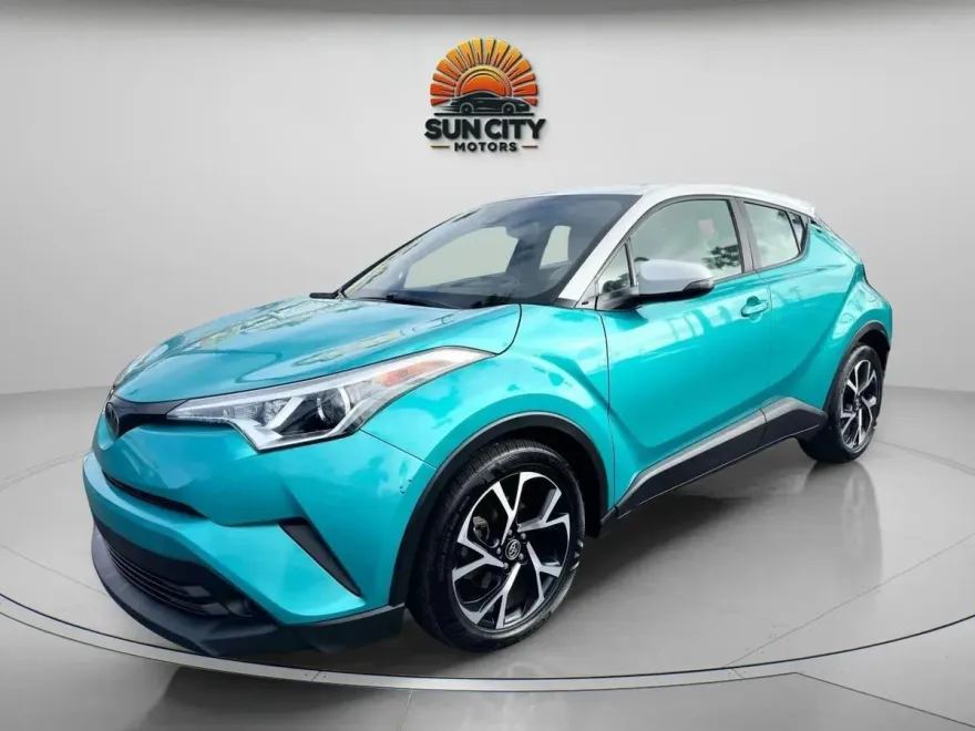 2018 Toyota C-HR XLE photo 1