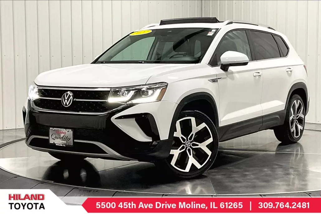 2022 Volkswagen Taos SEL photo 1