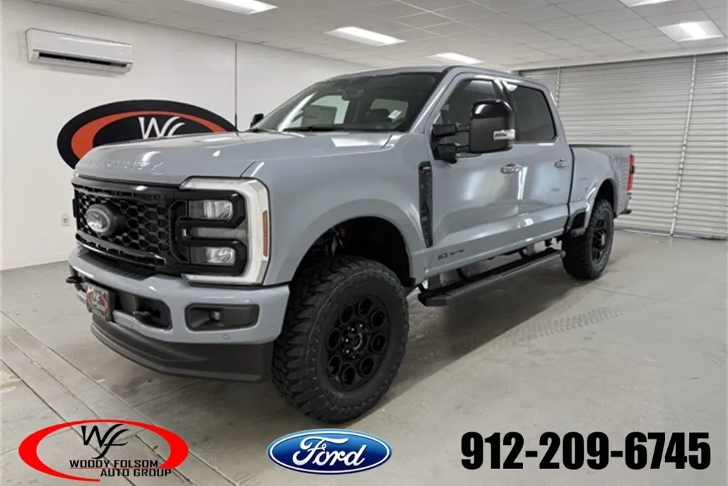 2025 Ford F-250 Lariat photo 1