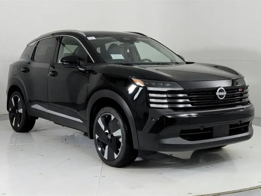 2025 Nissan Kicks SR photo 1