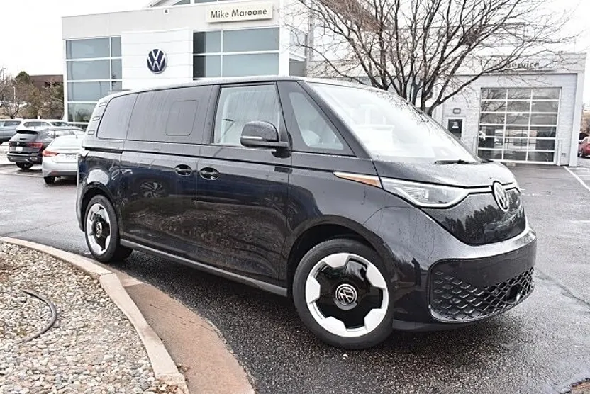 2025 Volkswagen ID. Buzz Pro Plus photo 1