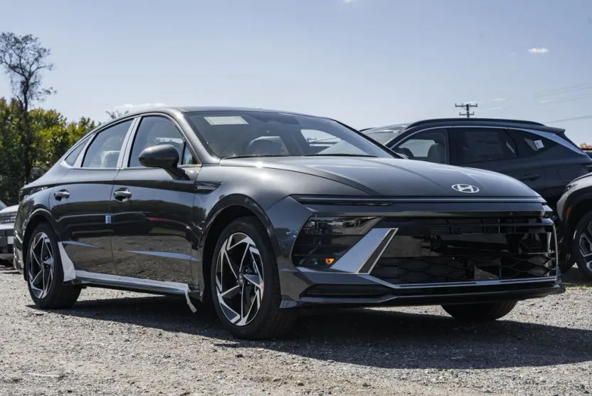 2026 Hyundai Sonata SEL Sport photo 1