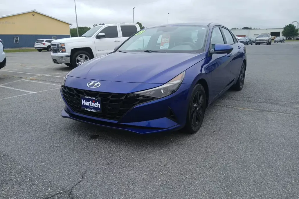 2021 Hyundai Elantra SEL photo 1