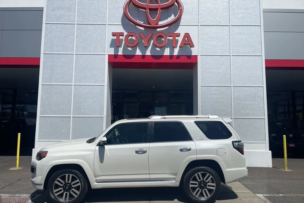 2023 Toyota 4Runner Limited photo 1