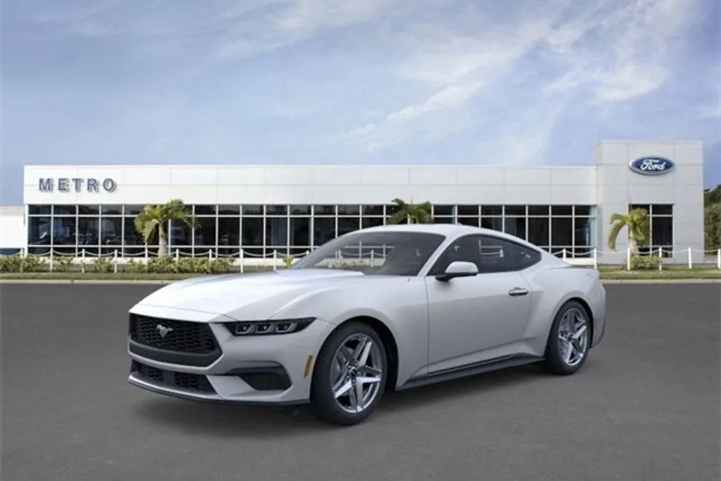 2025 Ford Mustang EcoBoost photo 1