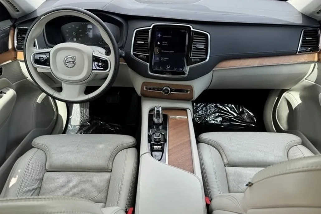 2019 Volvo XC90 T8 Inscription photo 1