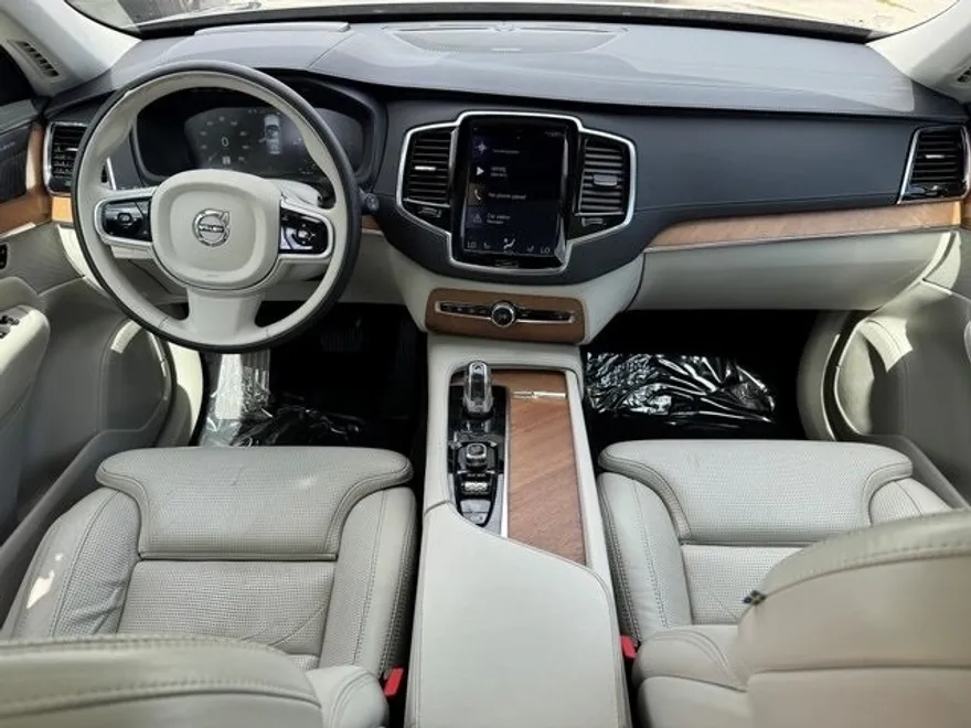 2019 Volvo XC90 T8 Inscription photo 1