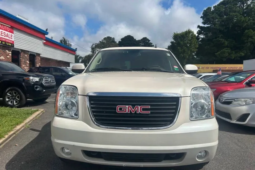 2013 Gmc Yukon SLT photo 1
