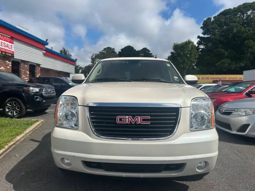 2013 Gmc Yukon SLT photo 1