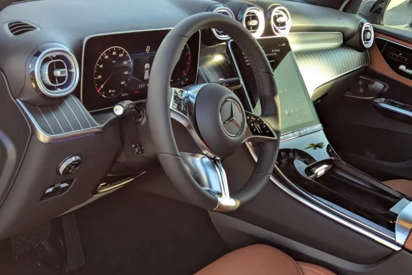 2026 Mercedes Benz GLC 300 photo 1