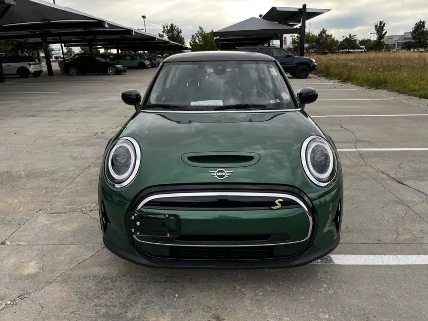 2022 Mini Cooper 2 Door Hardtop SE photo 1
