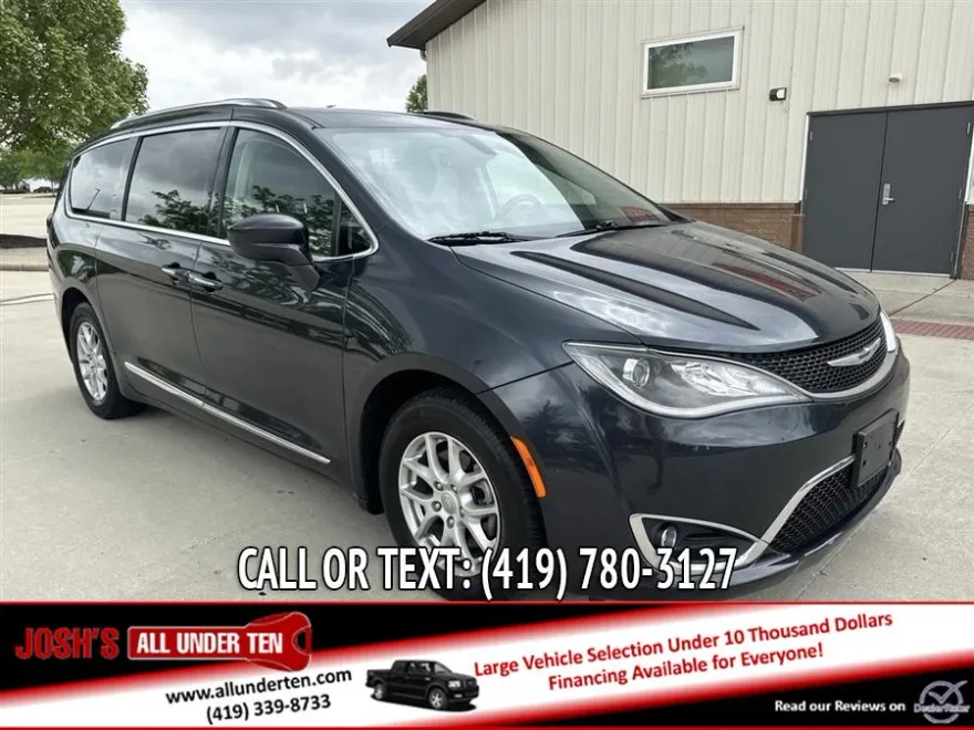2020 Chrysler Pacifica Touring L photo 1