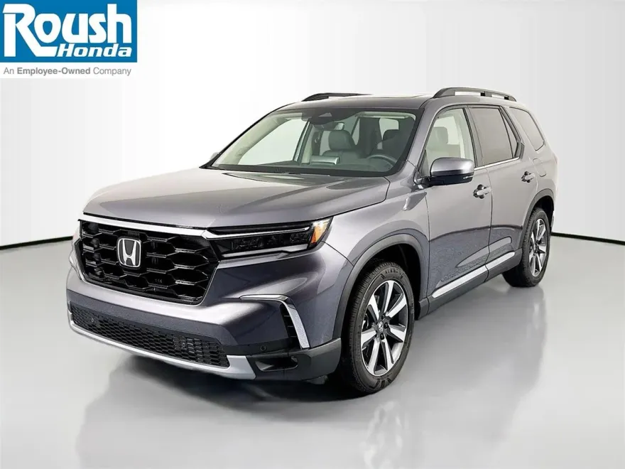 2025 Honda Pilot Touring photo 1