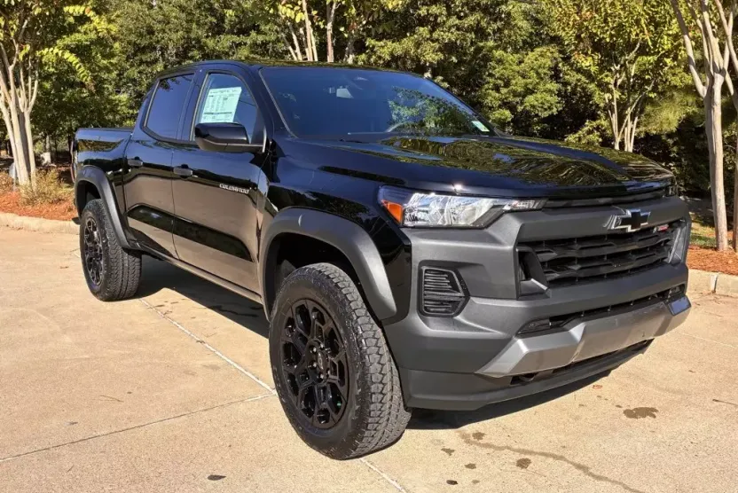 2026 Chevrolet Colorado Trail Boss photo 1