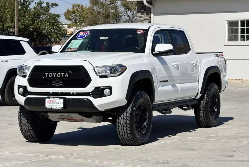 2021 Toyota Tacoma SR5 photo 1