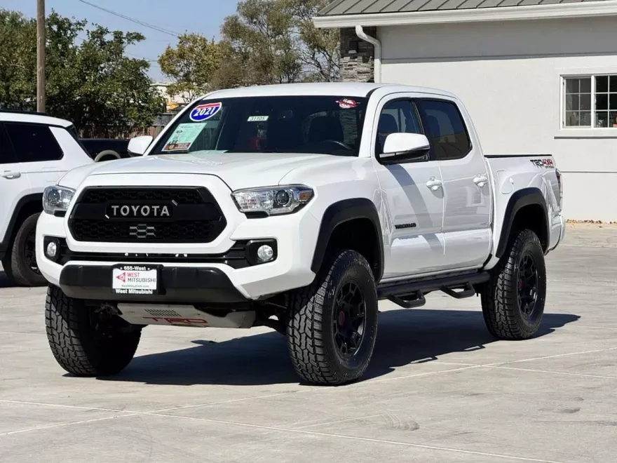 2021 Toyota Tacoma SR5 photo 1