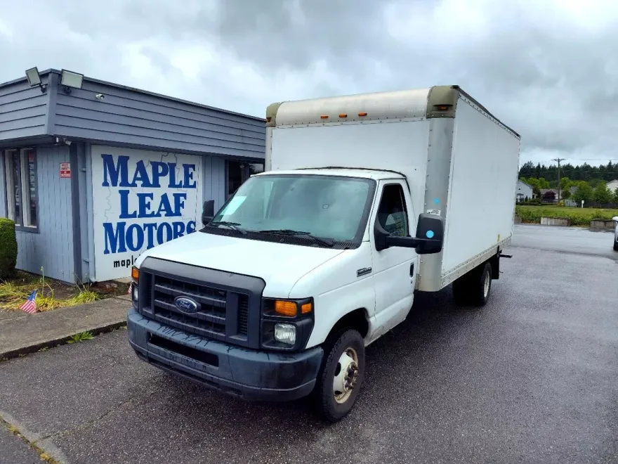 2017 Ford E-350 photo 1