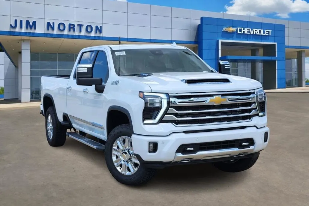 2025 Chevrolet Silverado 3500HD High Country photo 1