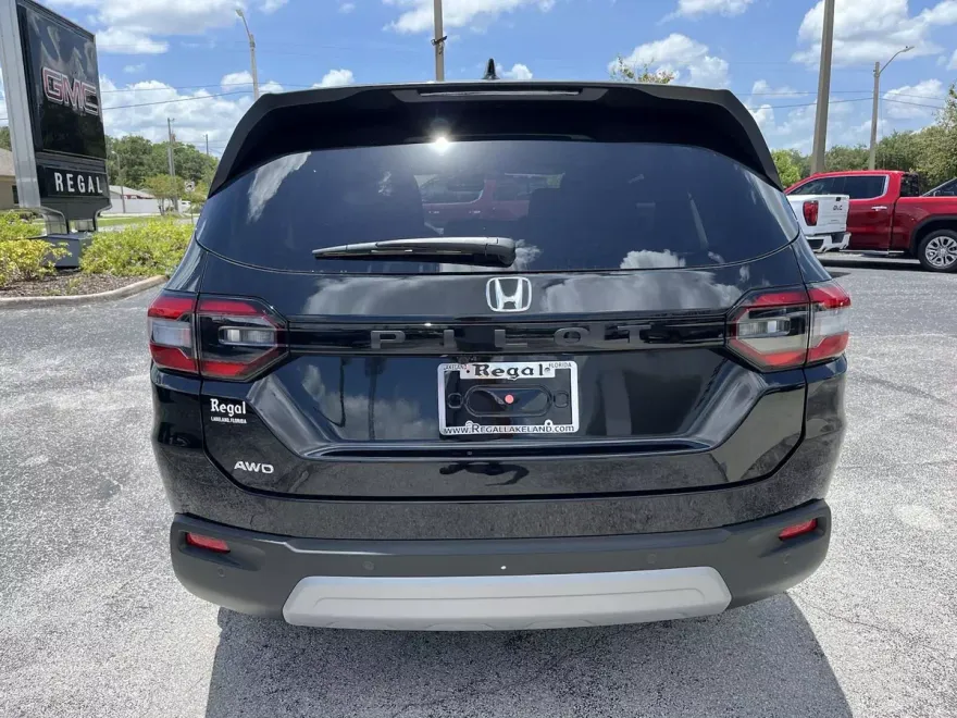 2025 Honda Pilot EX-L photo 1
