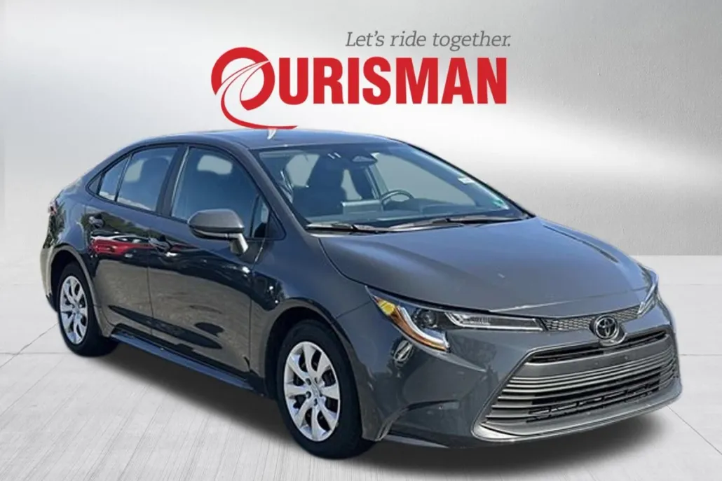 2024 Toyota Corolla LE photo 1