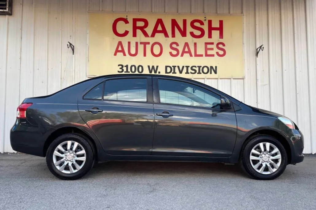 2007 Toyota Yaris Base photo 1
