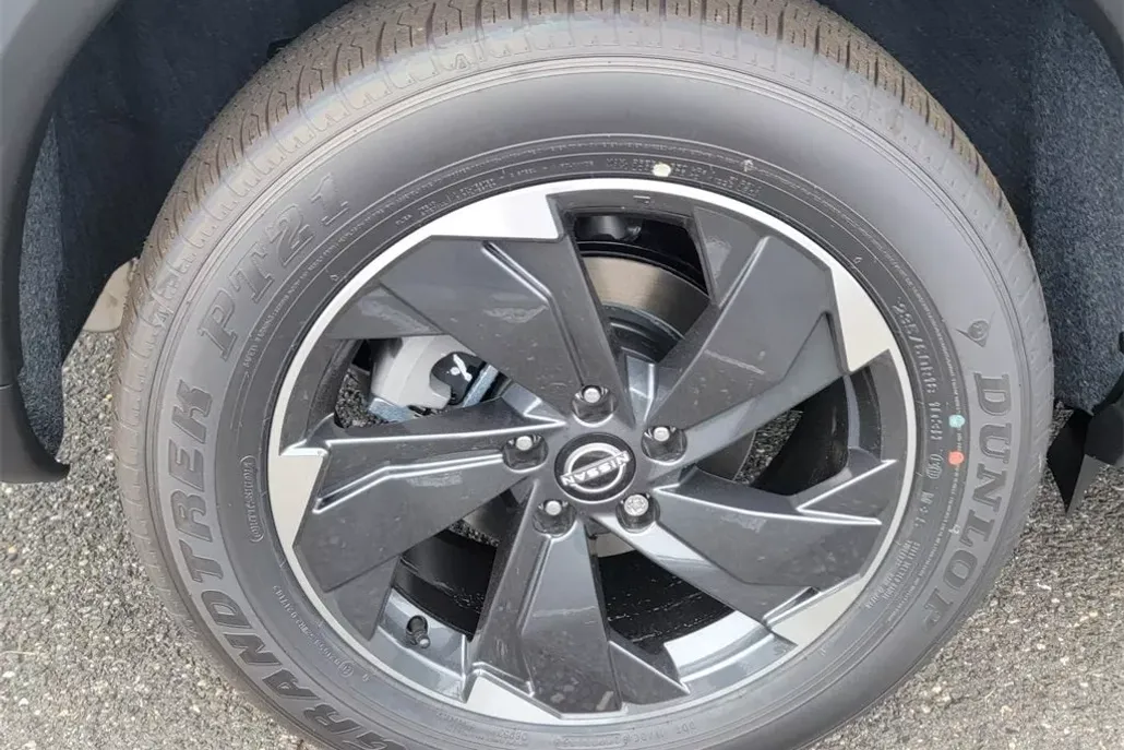 2026 Nissan Rogue SV photo 1