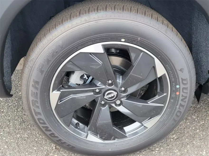 2026 Nissan Rogue SV photo 1
