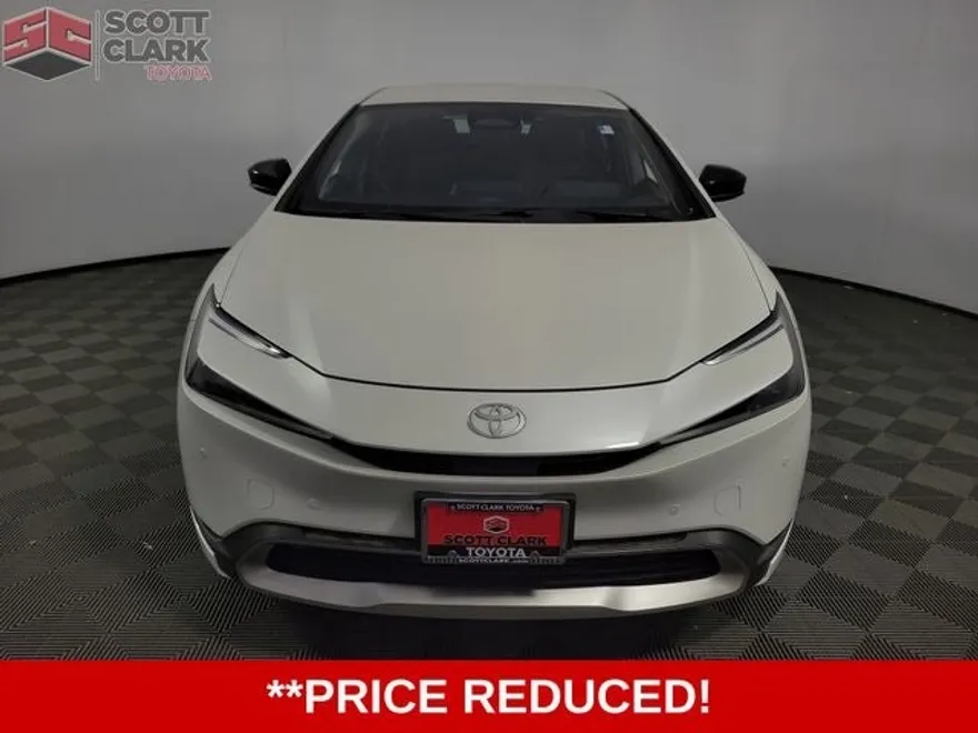 2025 Toyota Prius Plug-in Hybrid photo 1