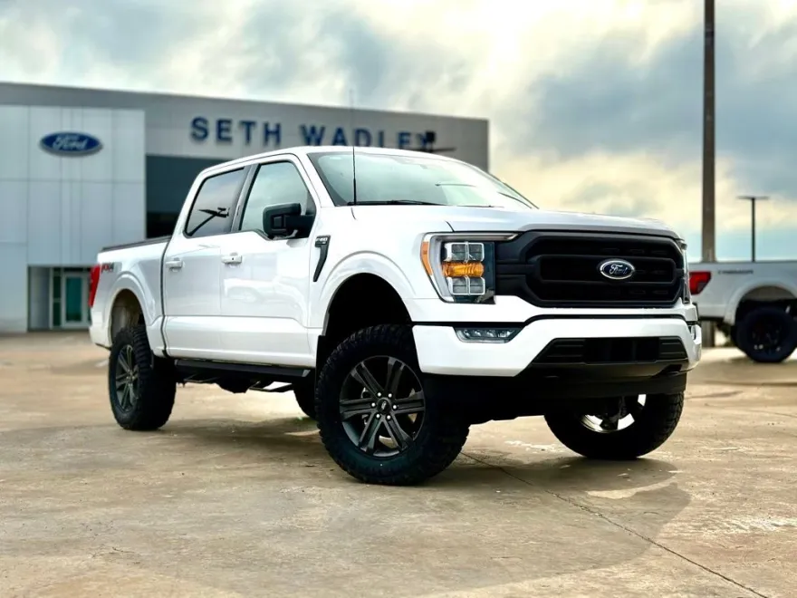 2023 Ford F-150 XLT FX4 photo 1