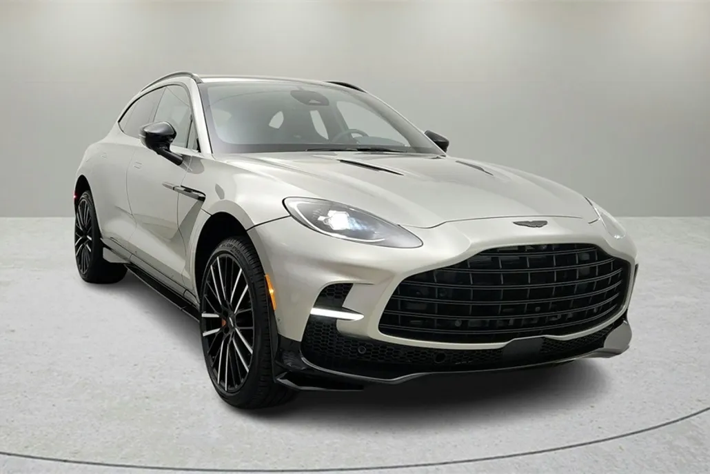 2025 Aston Martin DBX photo 1