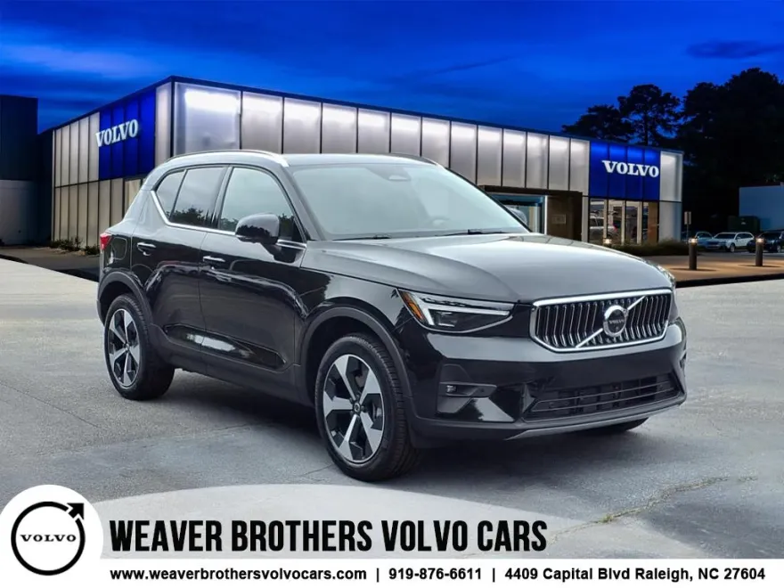 2025 Volvo XC40 Plus photo 1