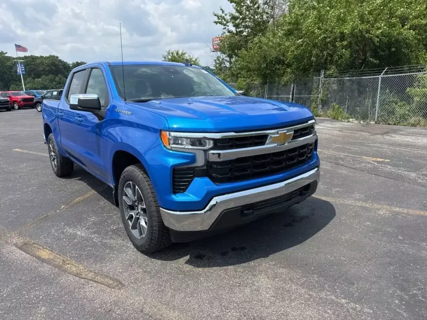 2025 Chevrolet Silverado 1500 LT photo 1