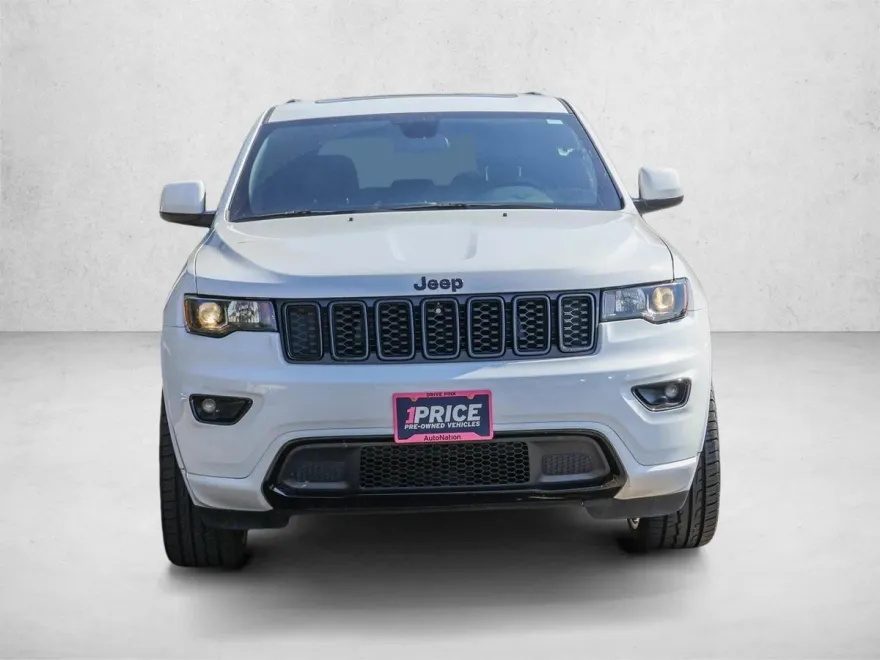 2021 Jeep Grand Cherokee Laredo X photo 1