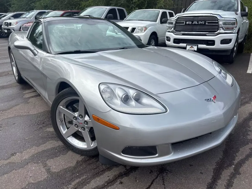 2005 Chevrolet Corvette photo 1