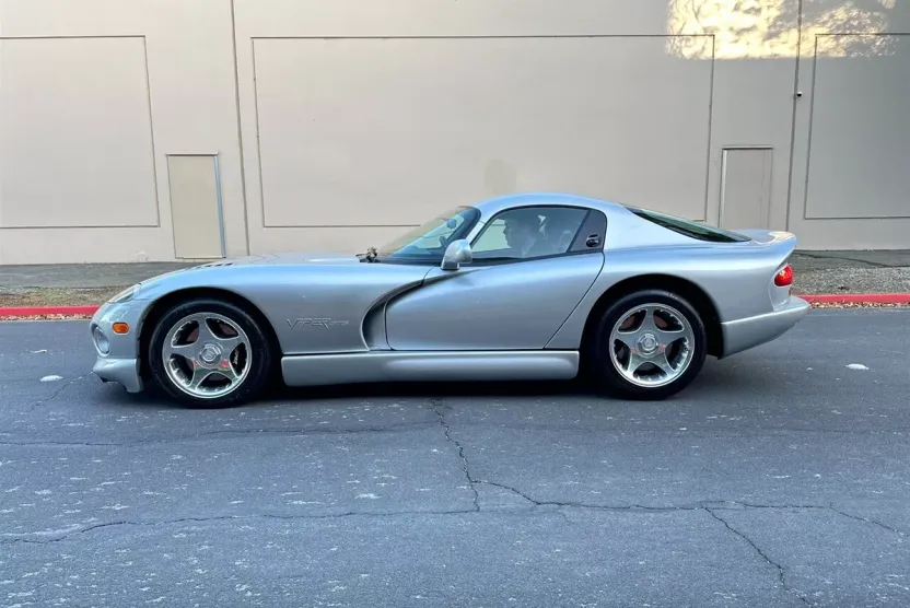 1998 Dodge Viper GTS photo 1